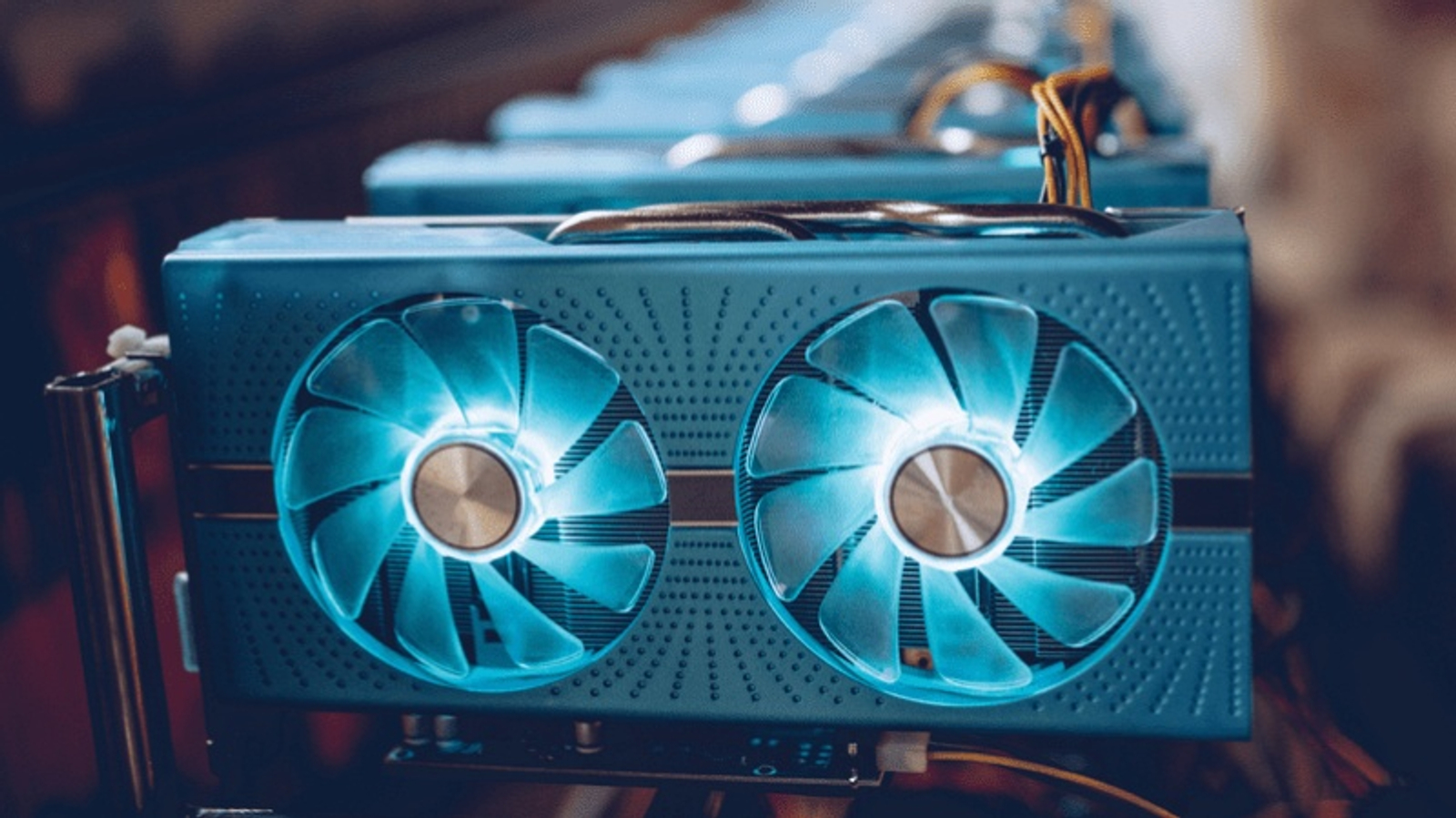 CPU và GPU là gì? Chức năng của CPU và GPU & cách phân biệt