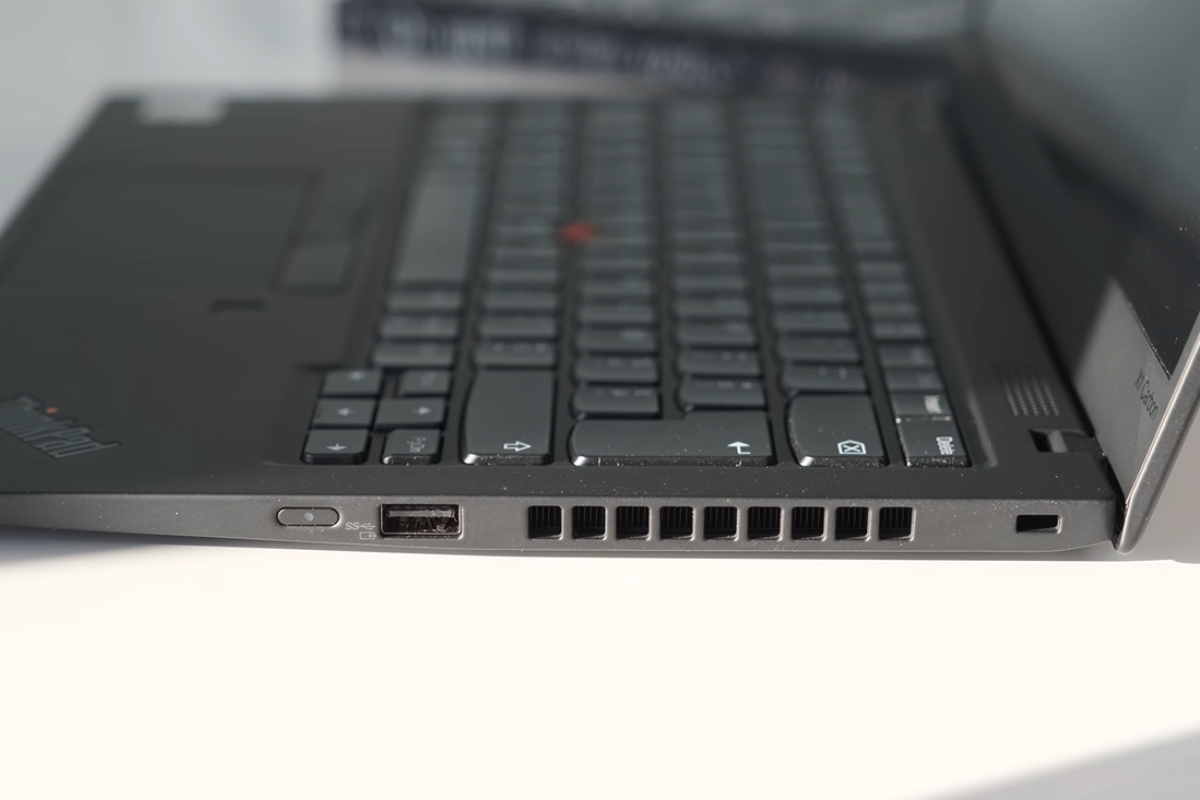 Cổng chuyển bên phải Lenovo ThinkPad X1 Carbon Gen 8